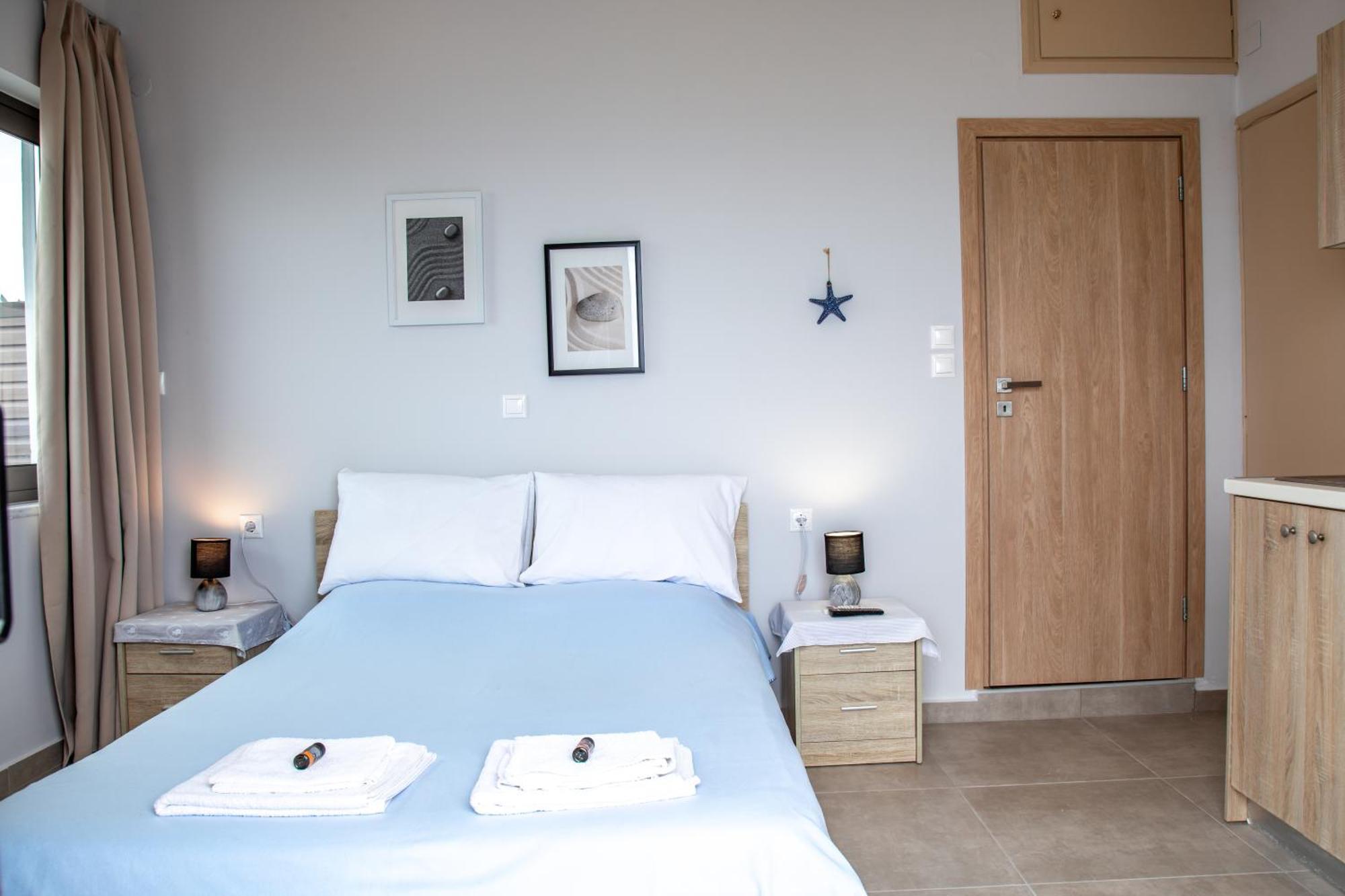 Nefeli Rooms Agia Marina  Exterior photo