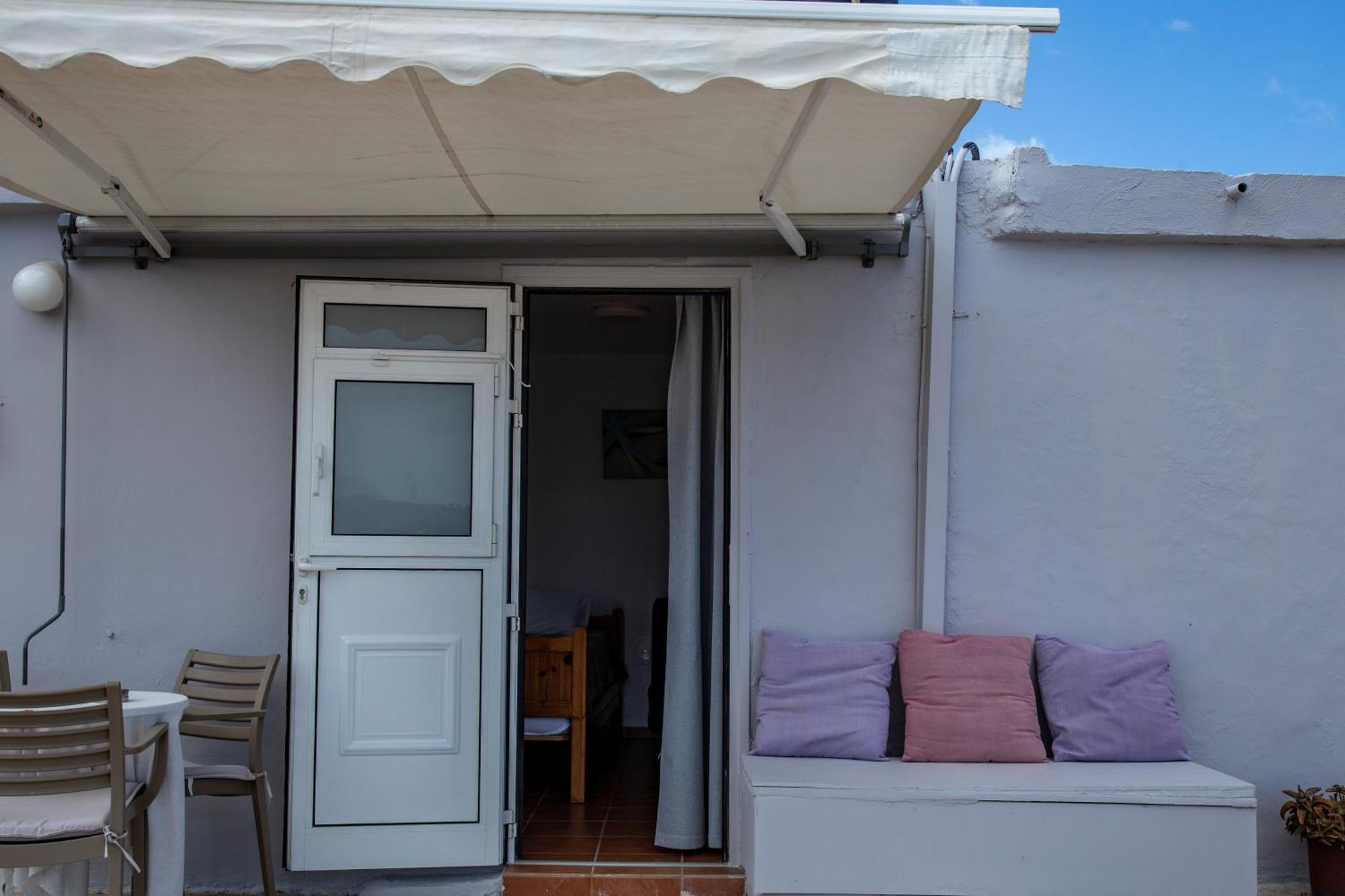 Nefeli Rooms Agia Marina  Exterior photo