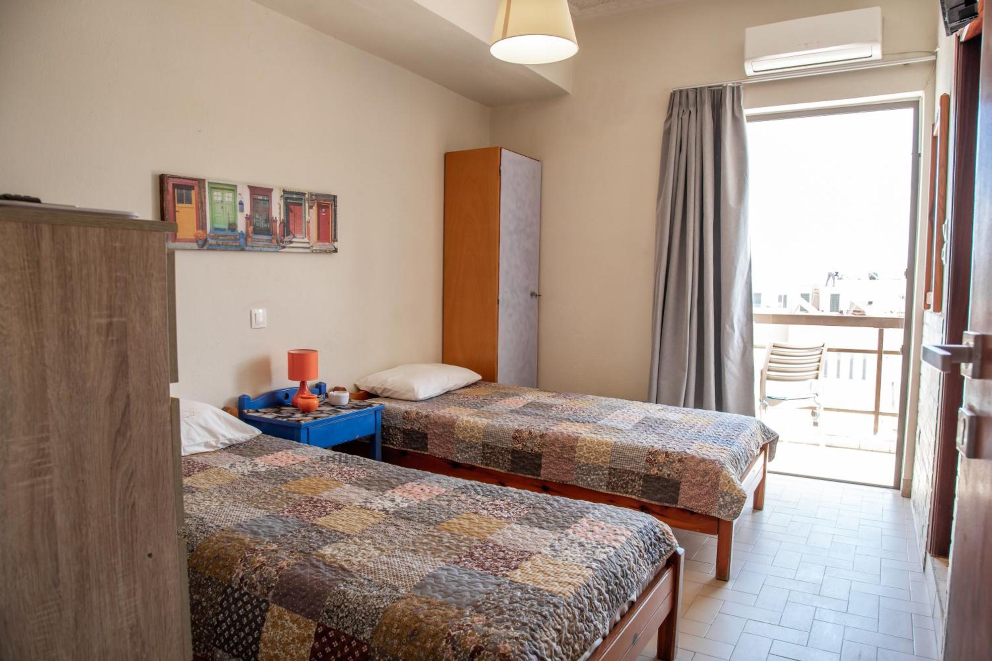 Nefeli Rooms Agia Marina  Exterior photo