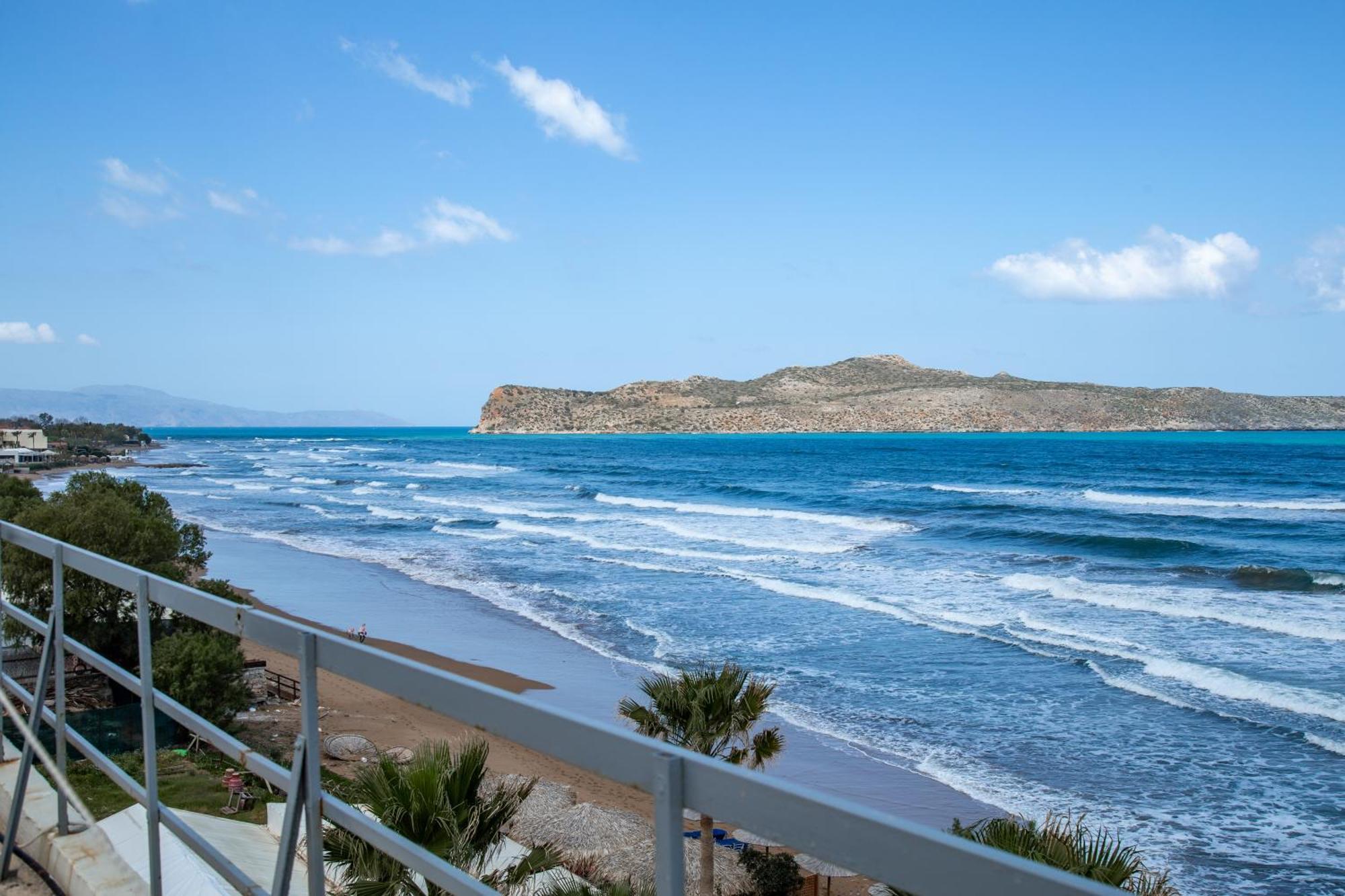 Nefeli Rooms Agia Marina  Exterior photo