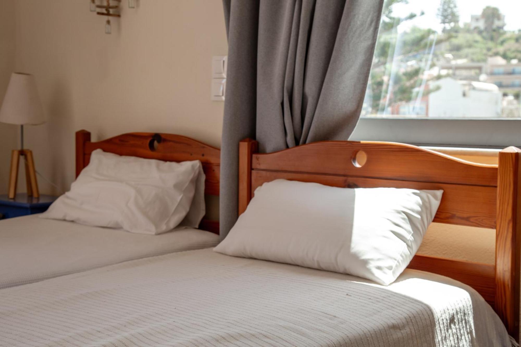 Nefeli Rooms Agia Marina  Exterior photo