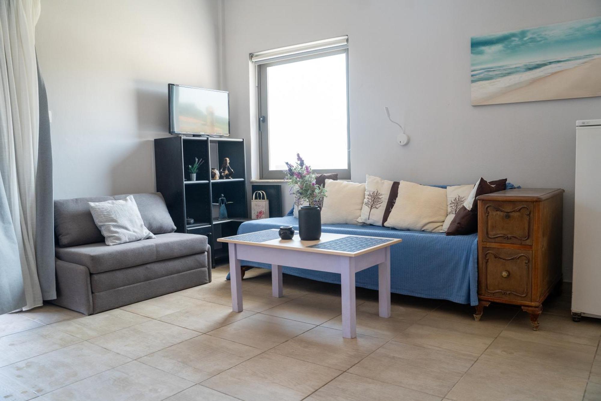 Nefeli Rooms Agia Marina  Exterior photo